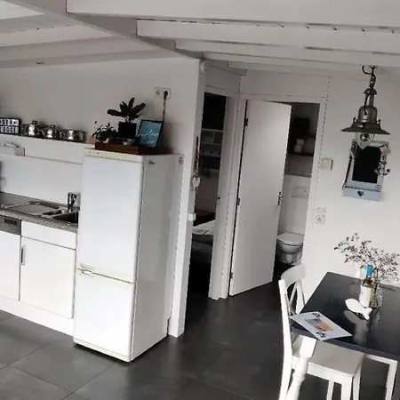 Cosy Vacation Near The Σπίτι διακοπών